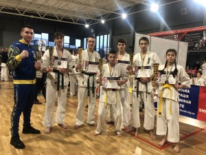 D82638D8-F2E3-4AE2-83D1-EDFA069A9367