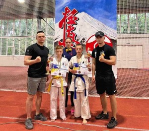 916F2758-FED1-46FE-81DF-2F5CB7232140