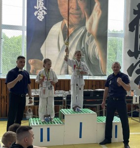 B9826607-0FBD-4109-87D6-CA971A42E07A