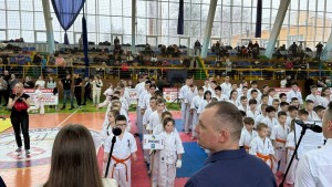 8241B9A4-5272-48B7-B551-F919A60EDF3E